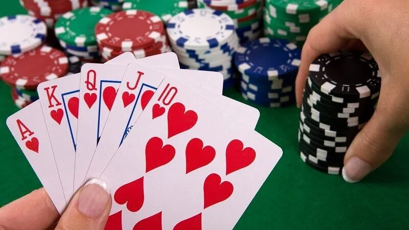 Bật mí chiến thuật để chiến thắng mọi ván bài Poker Sumclub